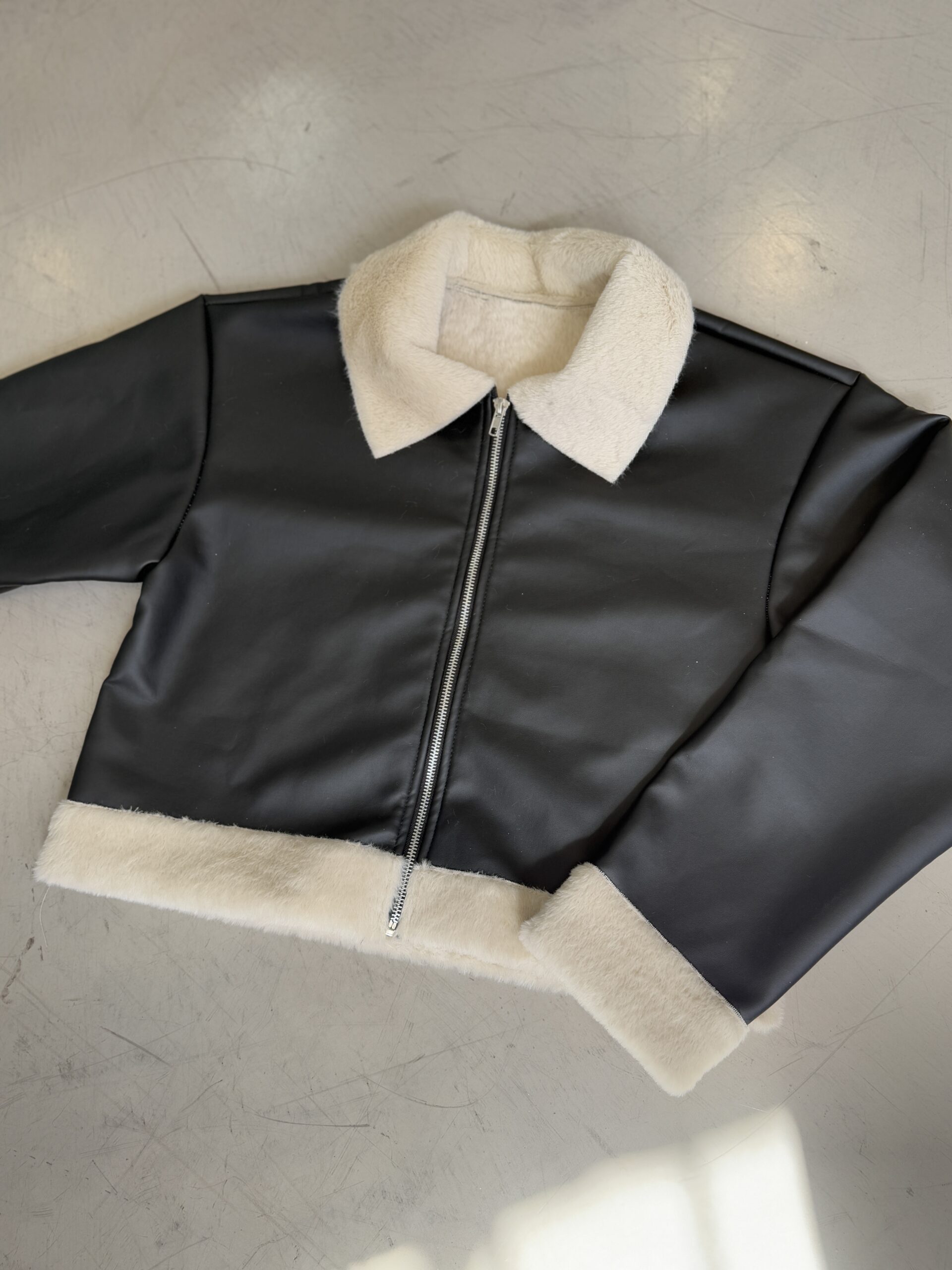 CAMPERA CUERINA PIEL CIERRE