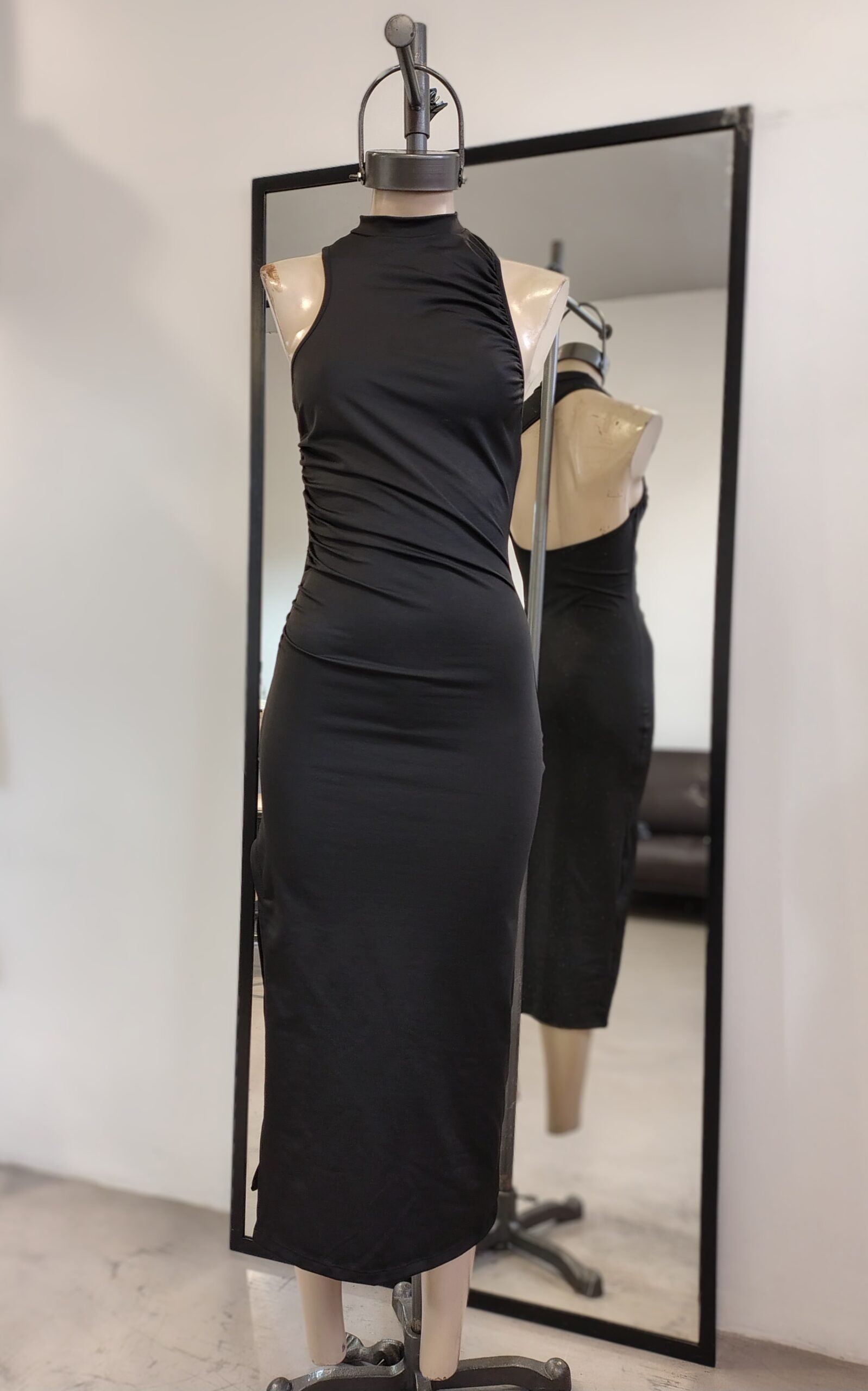 VESTIDO MICROFIBRA CUELLO LARGO FRUNCE