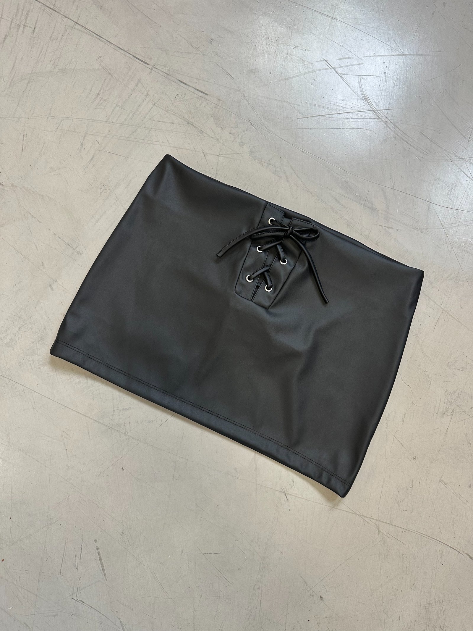 POLLERA CUERINA TIRAS