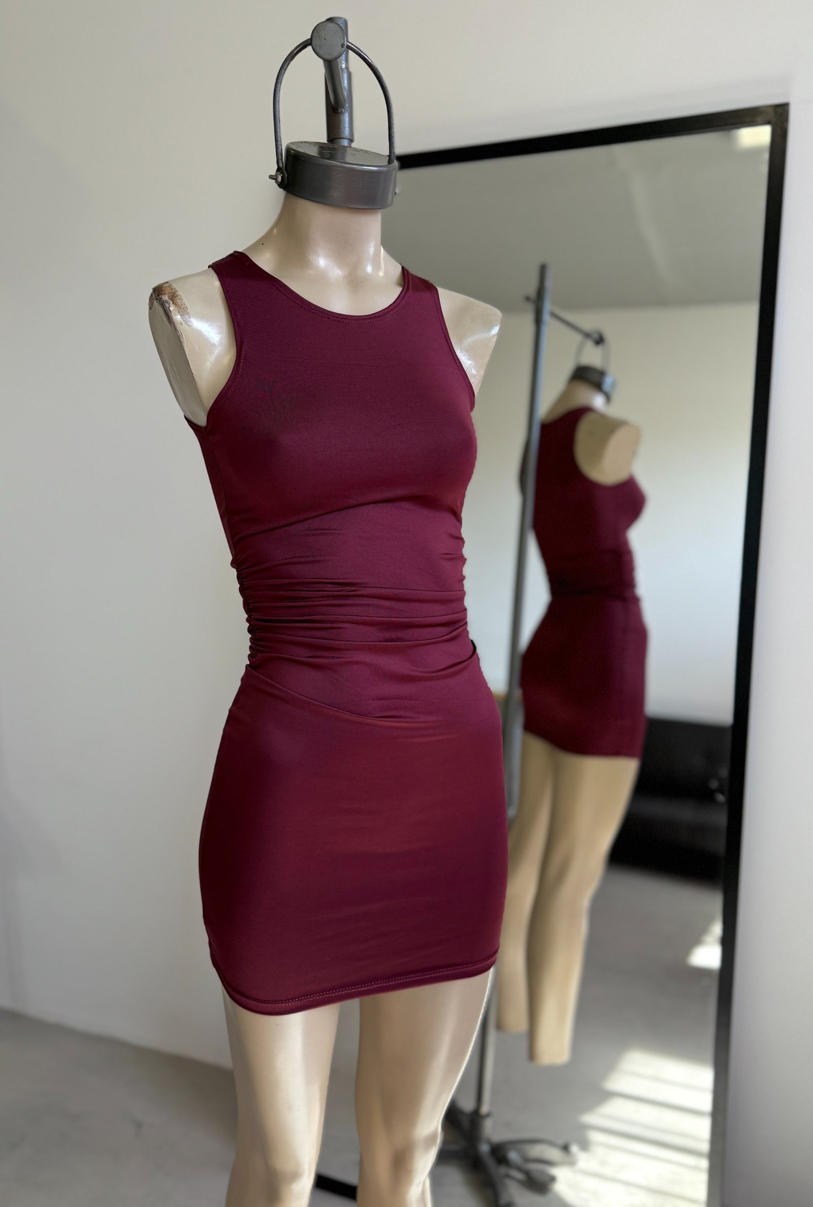 VESTIDO MICROFIBRA BASICO ELASTICO COSTADO