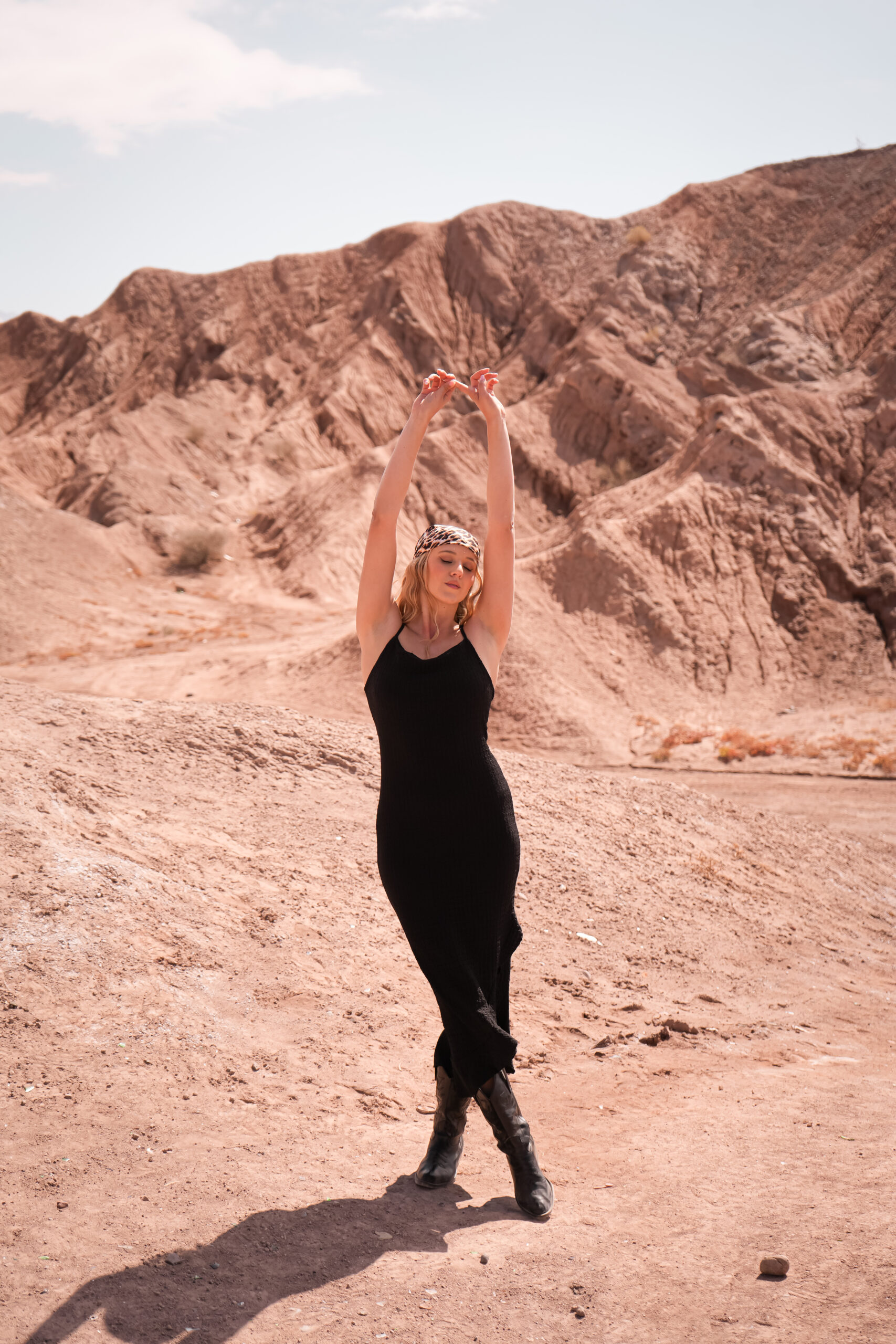 VESTIDO HAWAI LARGO VOLADO ESPALDA CRUZADA