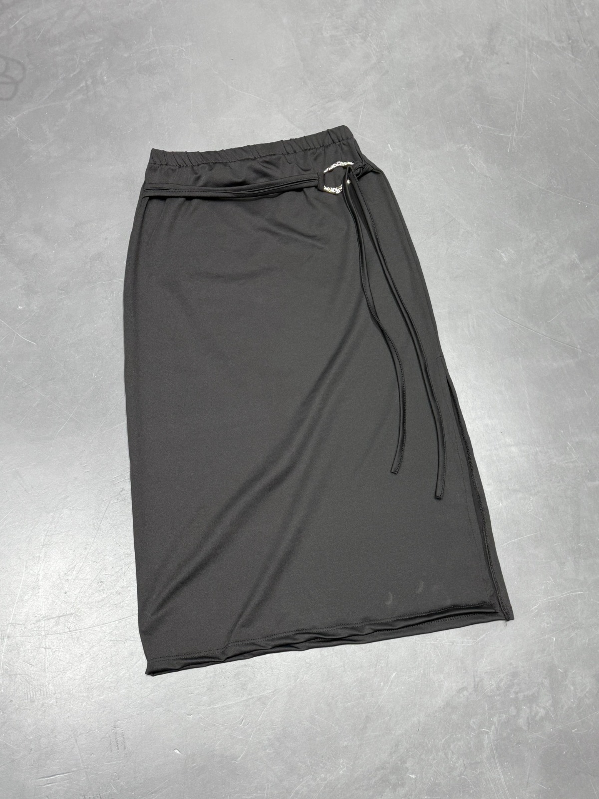 POLLERA MICROFIBRA MIDI TIRAS Y HEBILLA