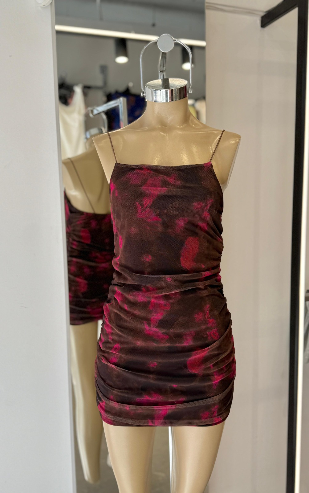 VESTIDO TUL ESTAMPADO ELASTICOS Y COLA DE RATA BRETEL