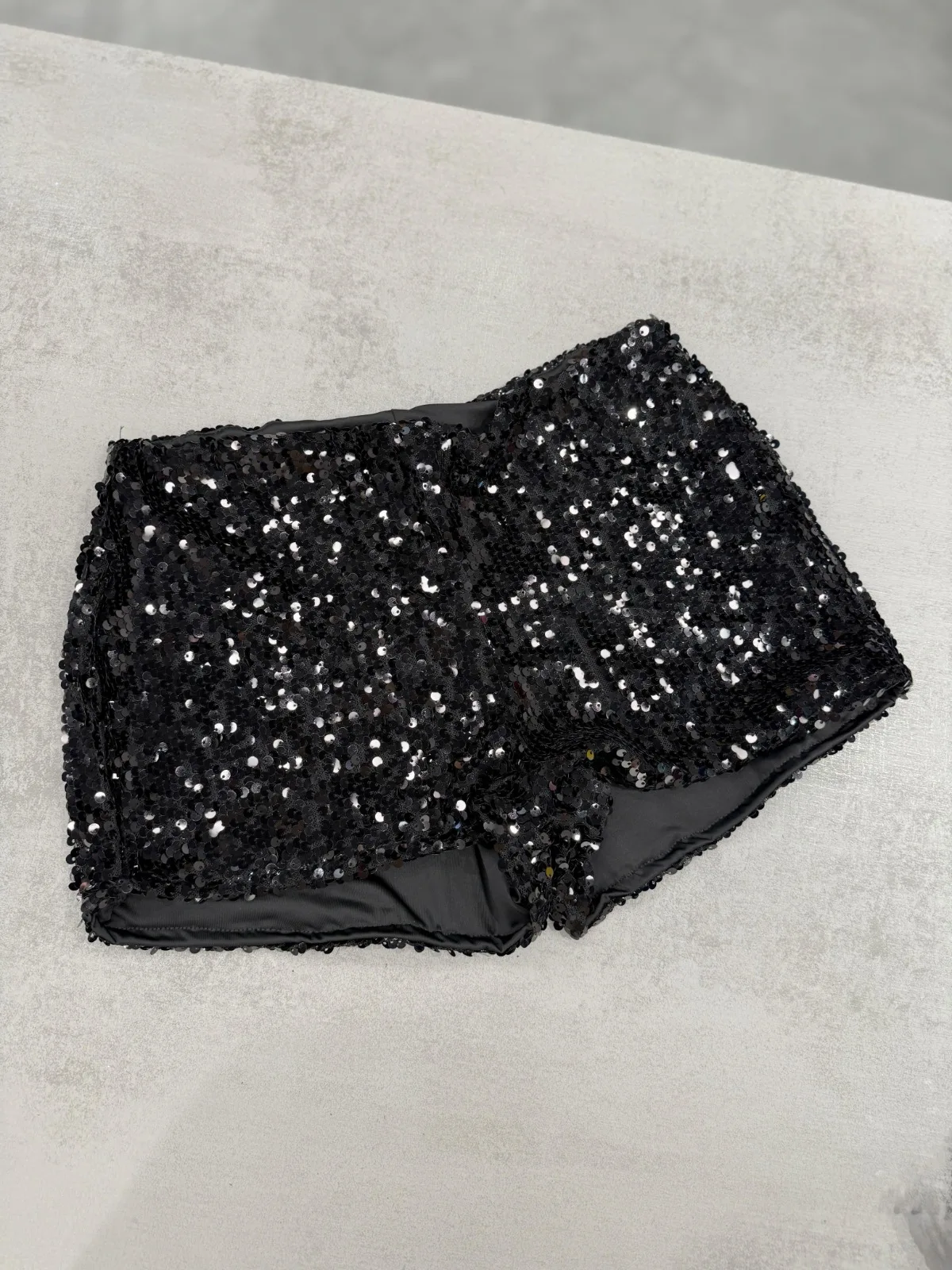 SHORT LENTEJUELA TINI