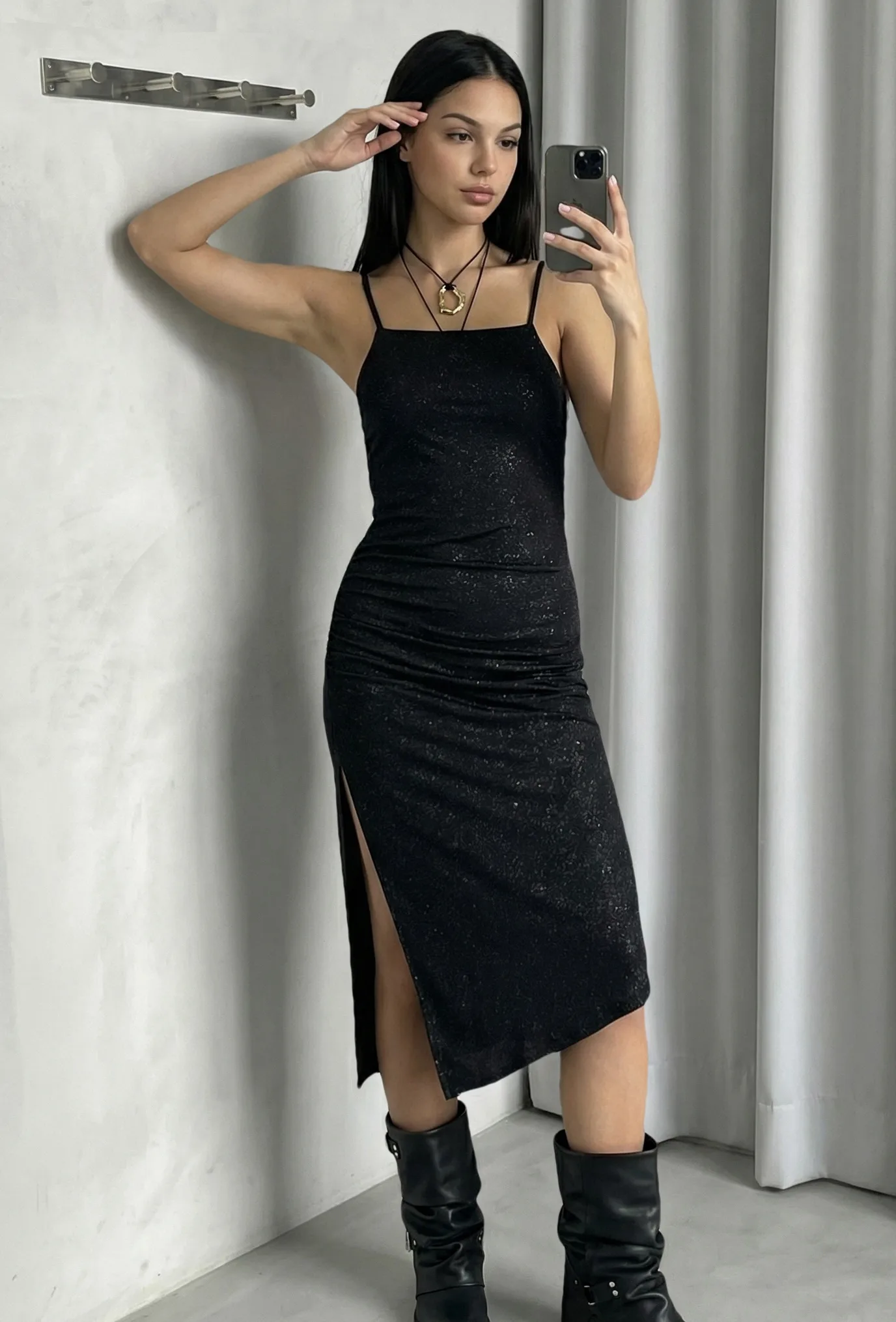 VESTIDO MICROFIBRA GLITTER LARGO TAJO FRUNCE