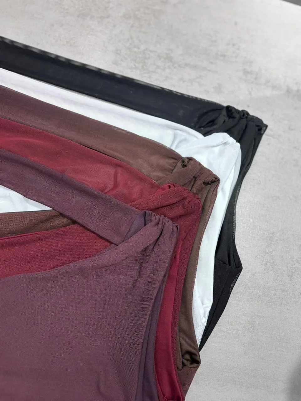 Alternative view of TOP TUL IRREGULAR LAZO CUELLO