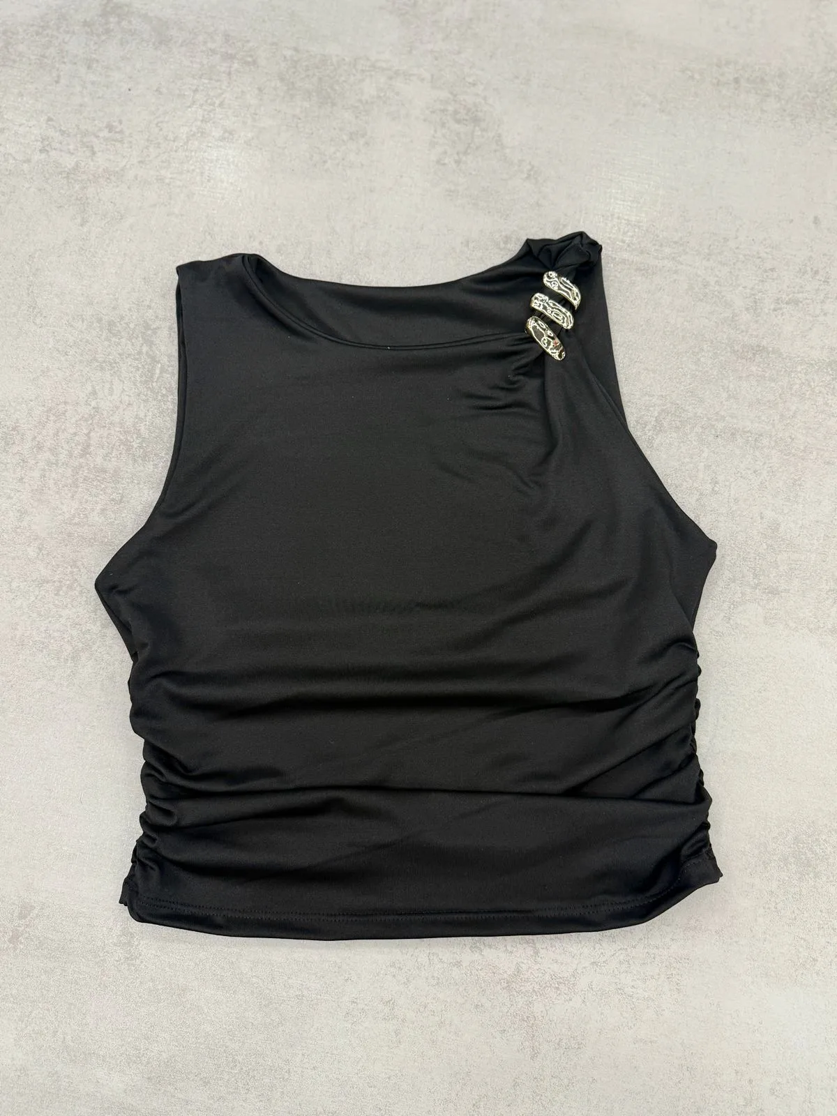 TOP MICROFIBRA HOMBRO TORCIDO Y HEBILLA LOLI