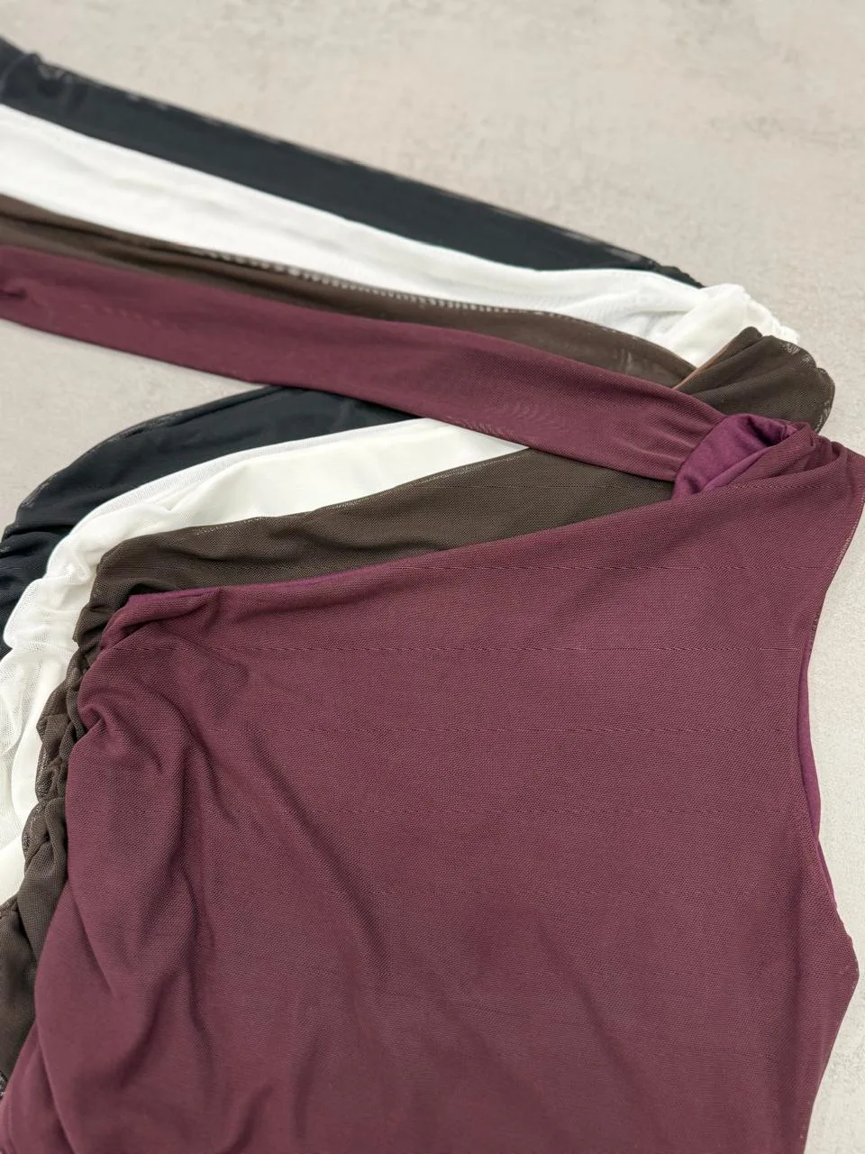 Alternative view of TOP TUL IRREGULAR LAZO CUELLO