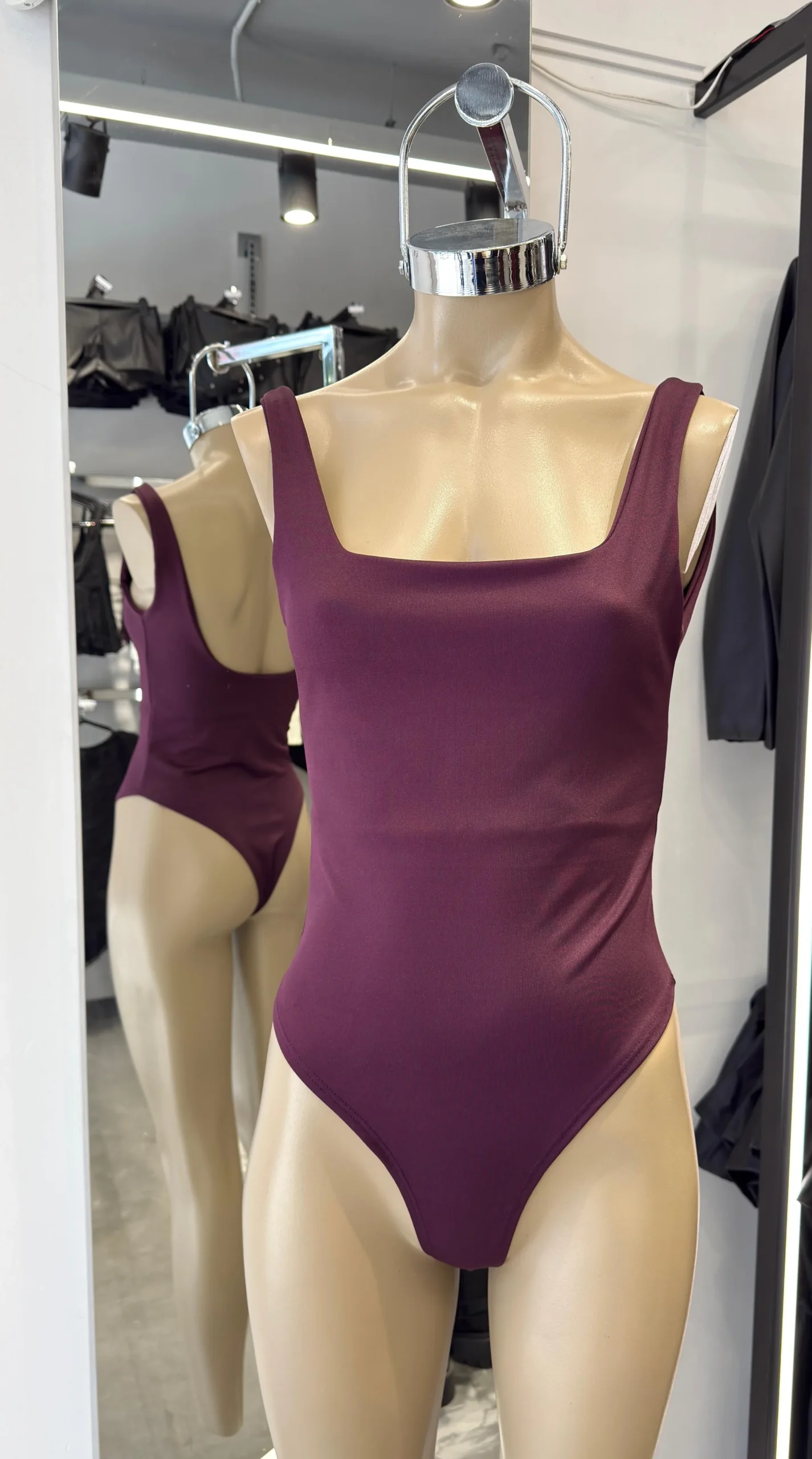 BODY MICROFIBRA ESCOTE CUADRADO