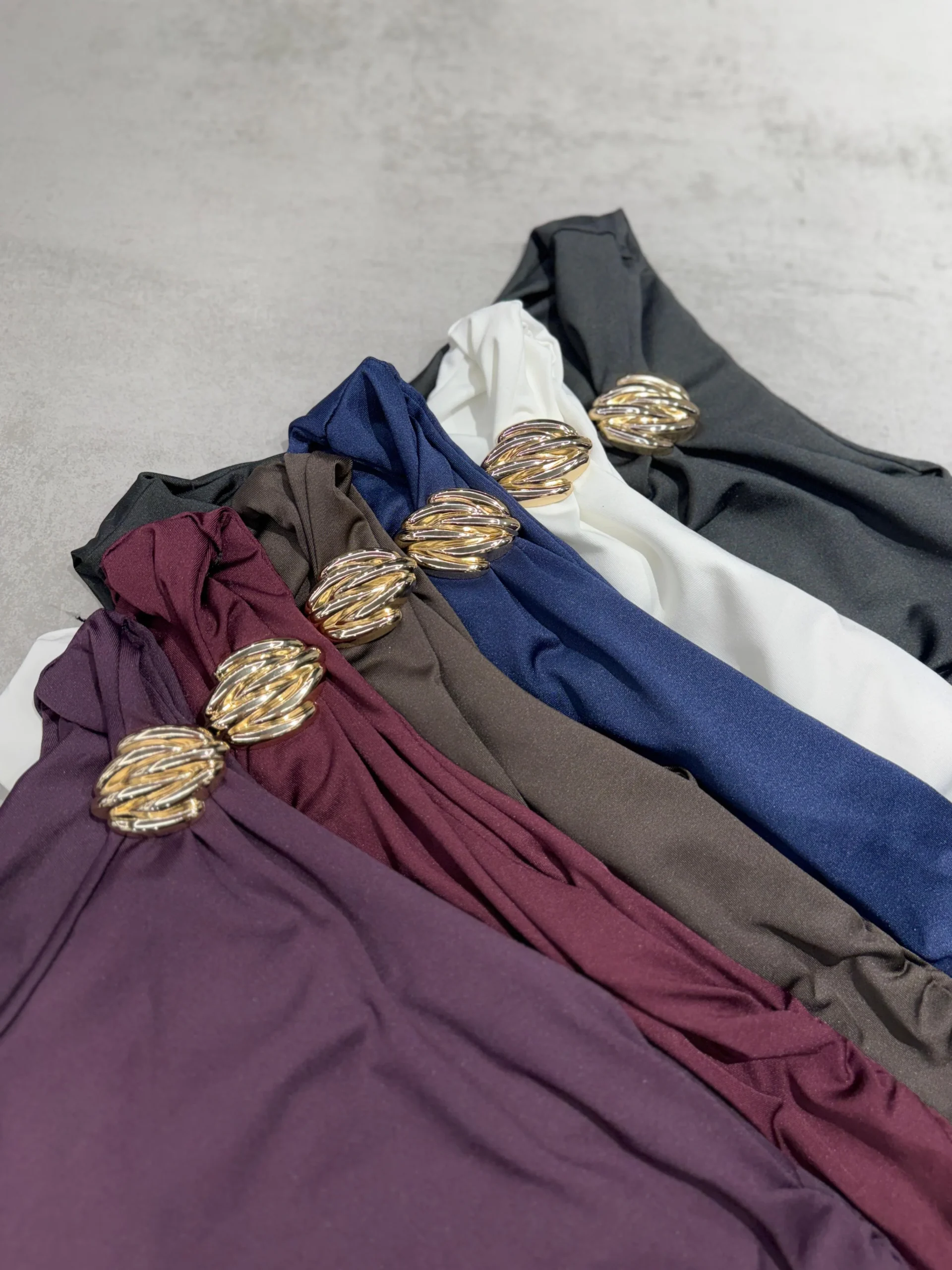 Alternative view of TOP MICROFIBRA HOMBRO TORCIDO NICOL