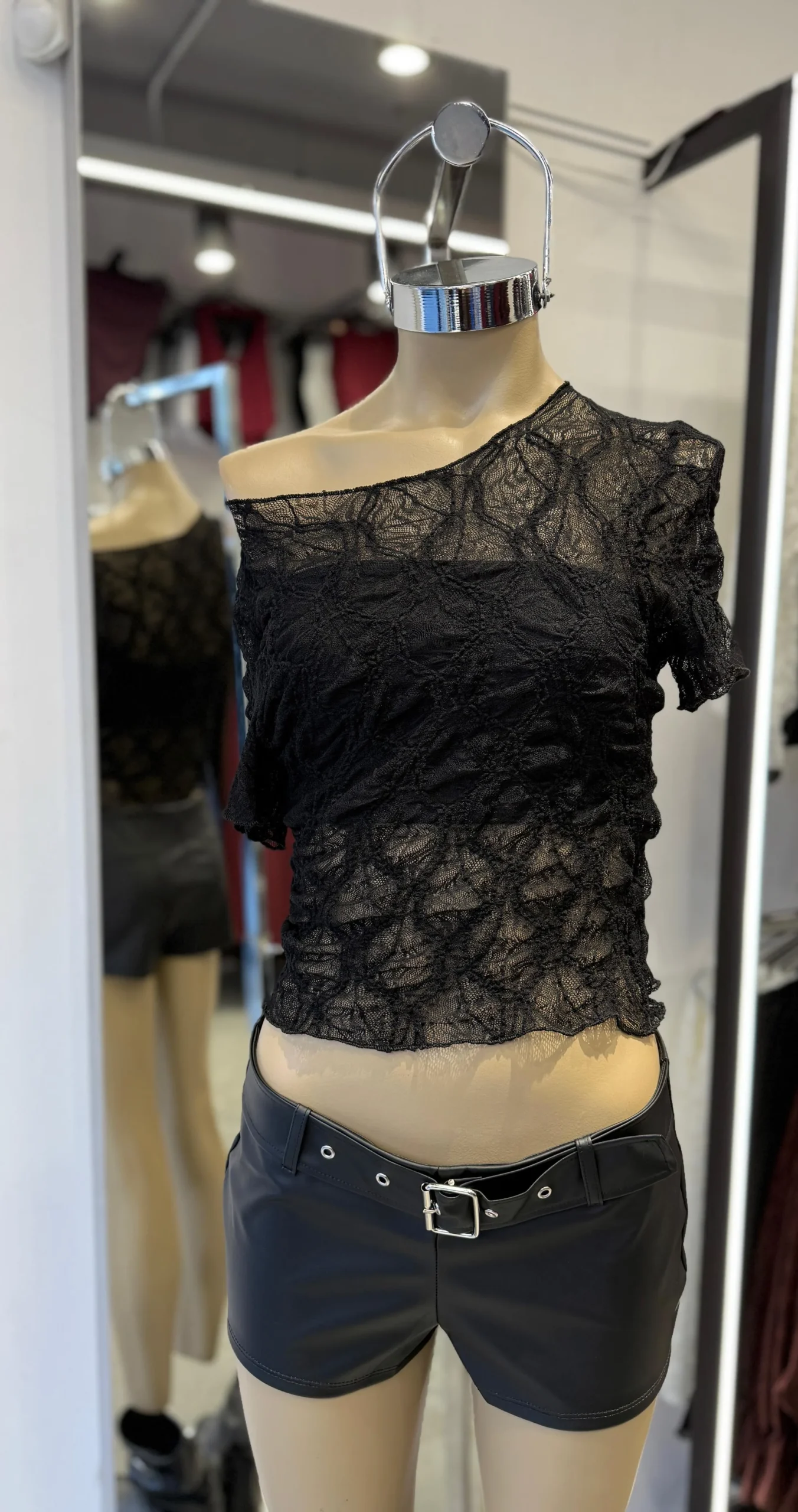 Alternative view of REMERA ENCAJE DAISY