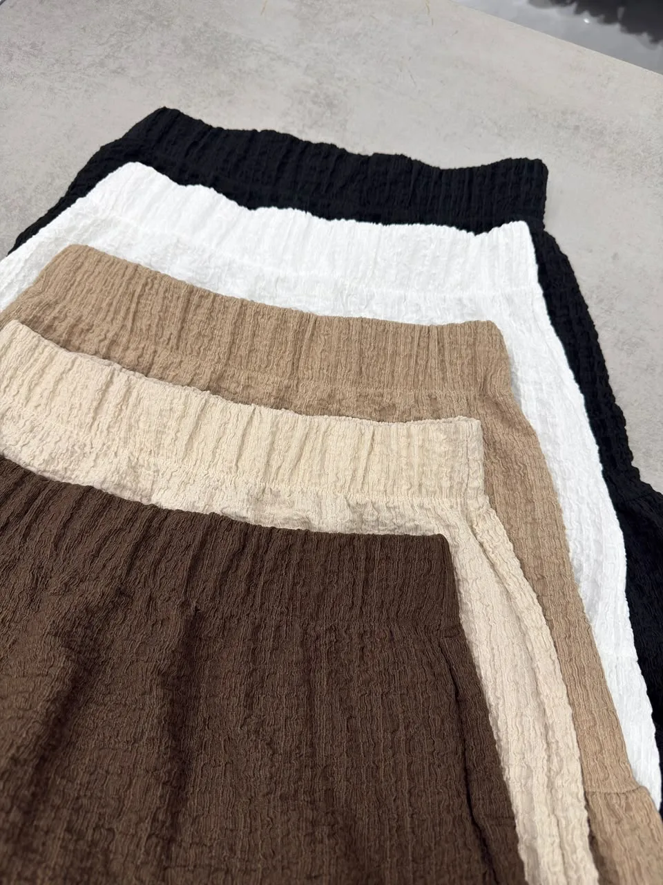 Alternative view of POLLERA HAWAI LARGA