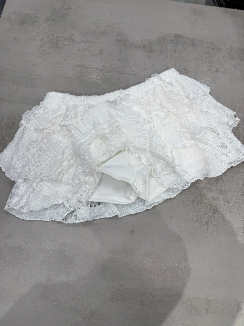 SHORT POLLERA ENCAJE PARIS