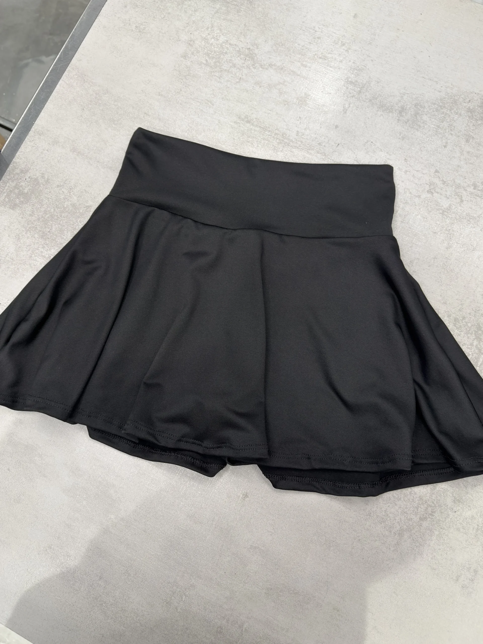 SHORT POLLERA MICROFIBRA ACAMPANADO