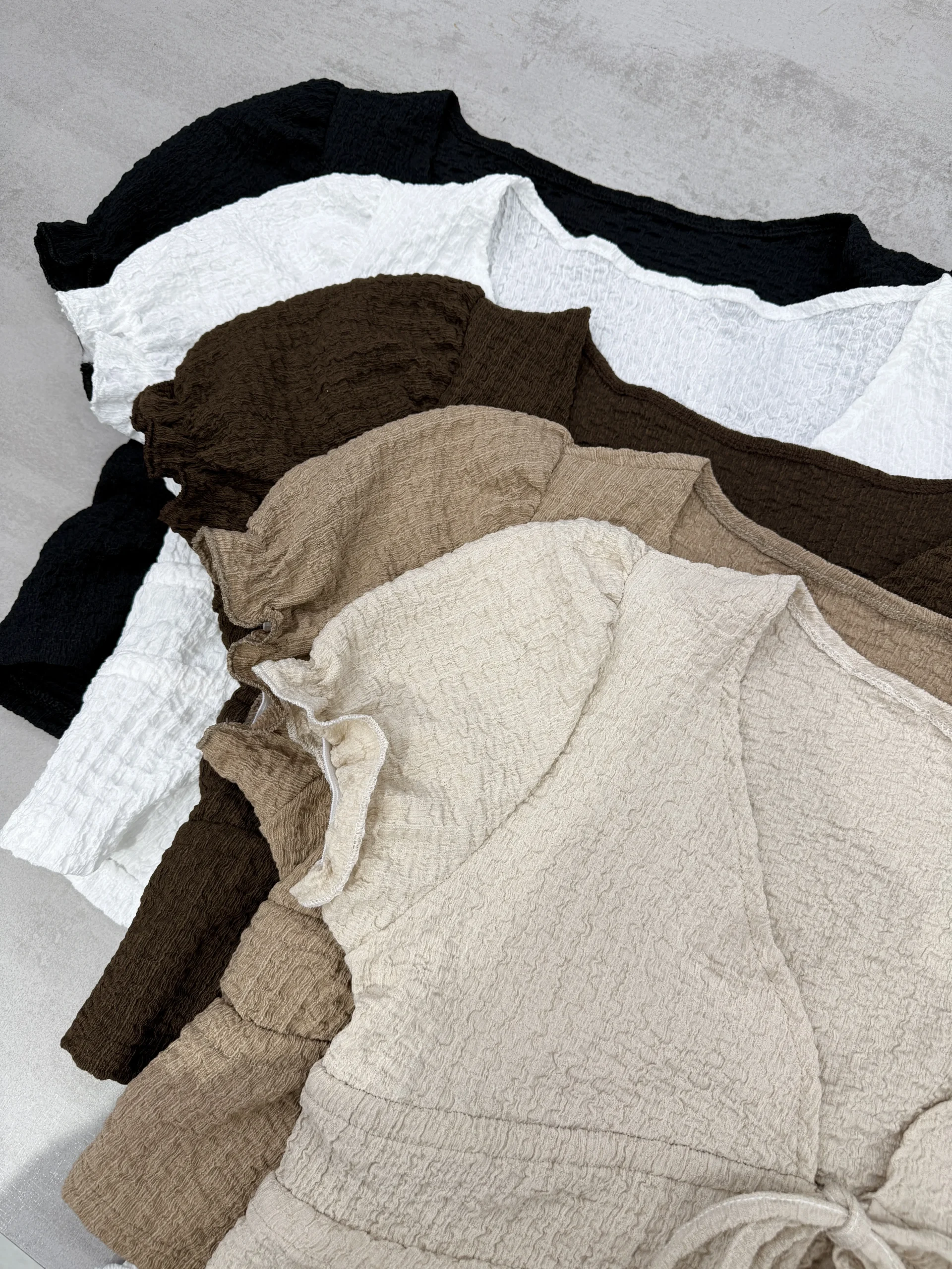 Alternative view of REMERA HAWAI TIRAS