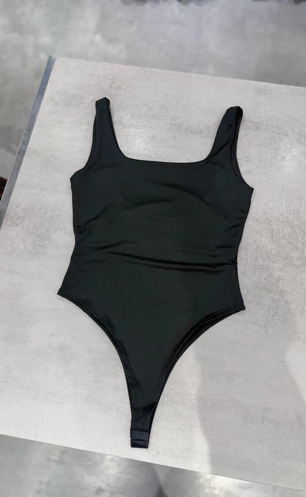 BODY MICROFIBRA ESPALDA REDONDA Y GANCHO