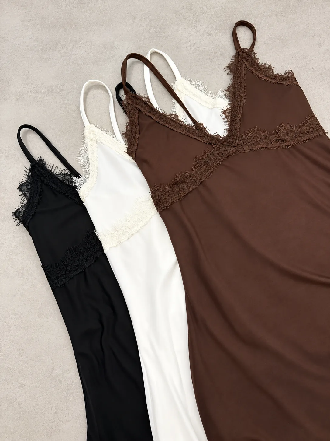 VESTIDO TUL PUNTILLA - Imagen 3