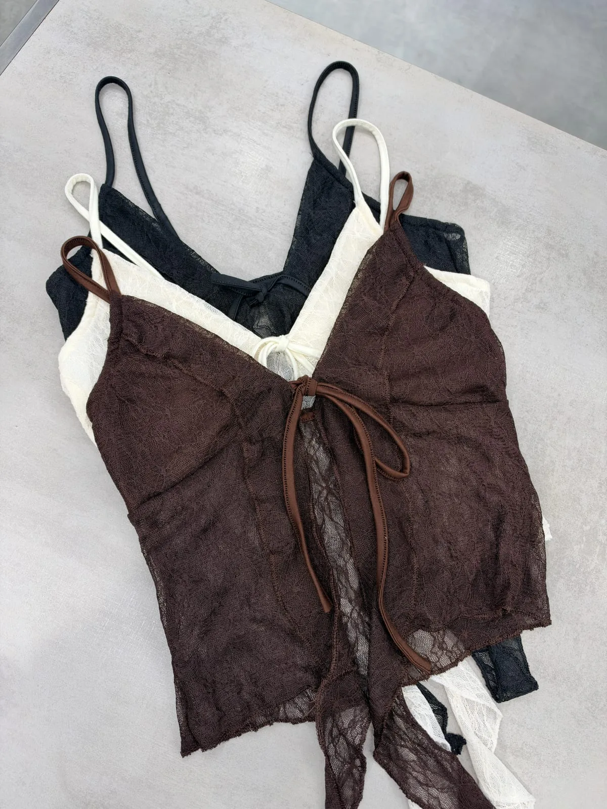 TOP ENCAJE VOLADO - Imagen 3