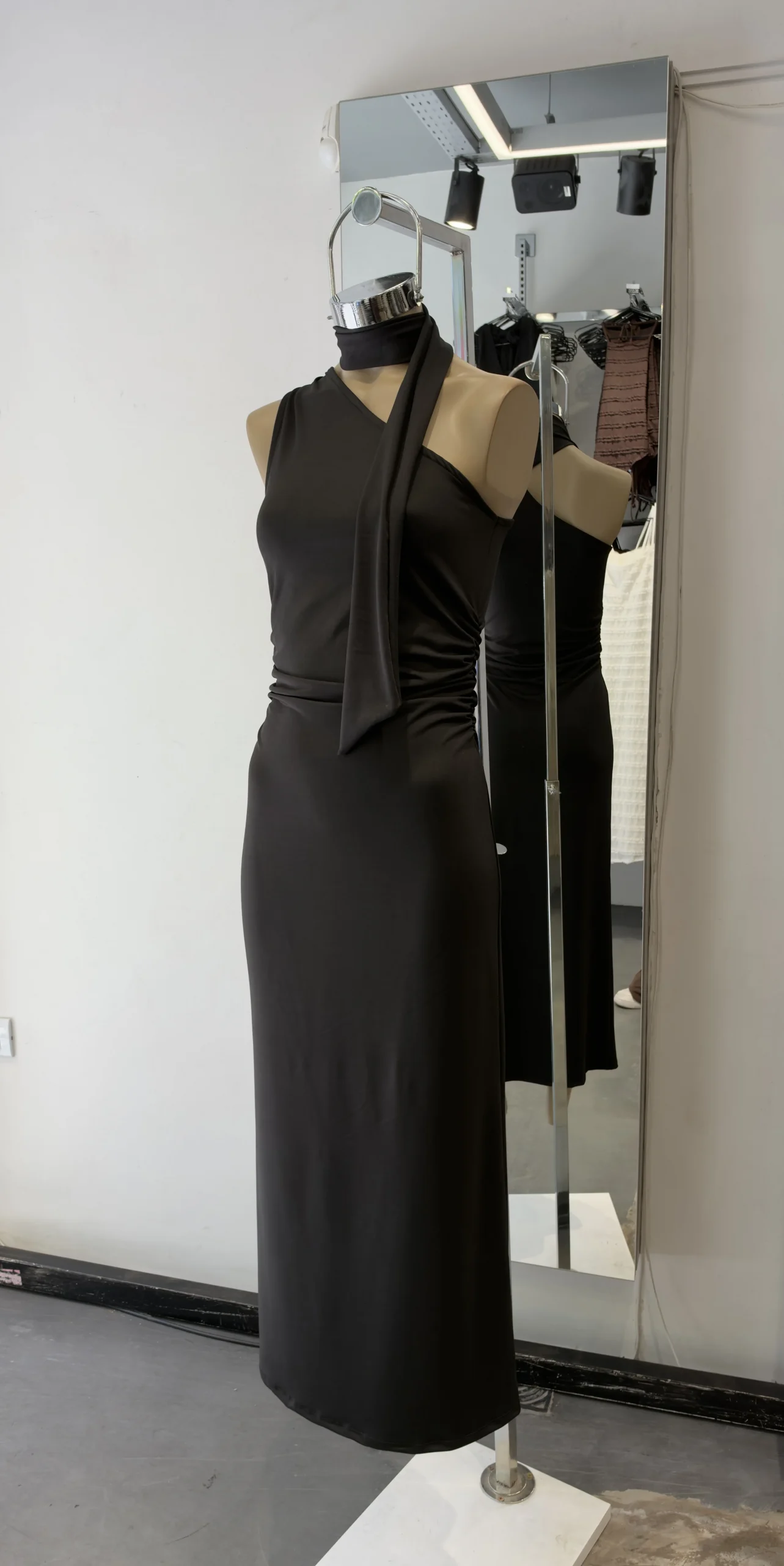 Alternative view of VESTIDO MICROFIBRA LARGO IRREGULAR LAZO